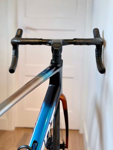 Used Giant Tcr Shimano Dura Ace Di2 2025 Road & Gravel, Blue — image 14 of 15