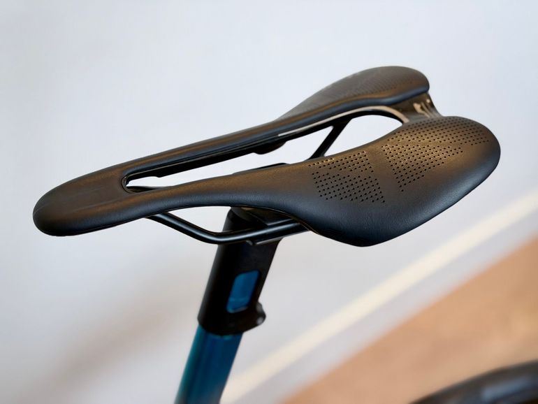 Used Giant Tcr Shimano Dura Ace Di2 2025 Road & Gravel, Blue — image 13 of 15