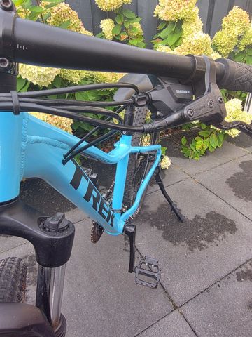 Used Trek Marlin 5 2022 2022 Mountainbike, Blue, 27.5, 26, 29 — image 9 of 17