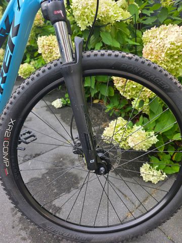 Used Trek Marlin 5 2022 2022 Mountainbike, Blue, 27.5, 26, 29 — image 7 of 17