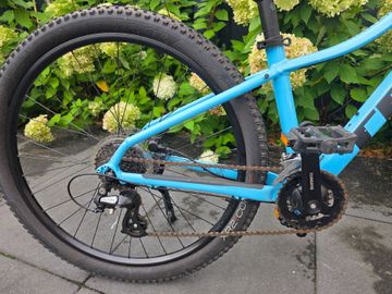 Used Trek Marlin 5 2022 2022 Mountainbike, Blue, 27.5, 26, 29 — image 3 of 17