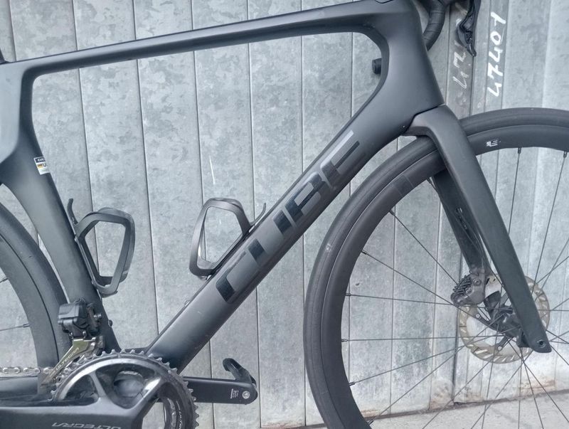 Cube Agree C:62 Race 2025 Road & Gravel usato