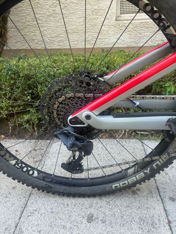 Gebrauchtes Canyon Neuron CF 8 2021 2021 Mountainbike, Hellgrau, 27.5, 29 — Bild 3 von 13