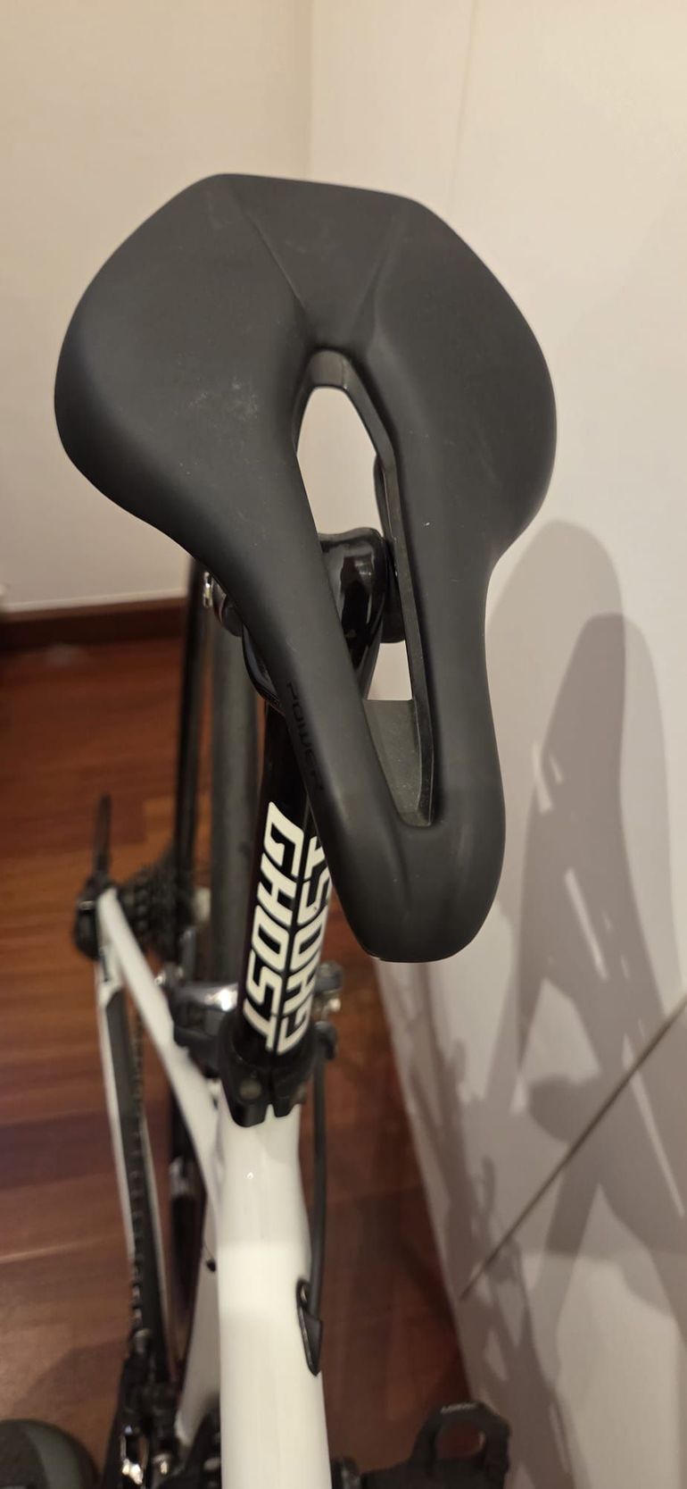 Used Ghost Nivolet E35 2015 Road & Gravel, White — image 7 of 14