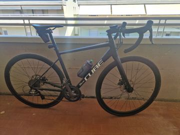 CUBE ATTAIN RACE 2024 2024 Road & Gravel d'occasion — image 1 sur 5