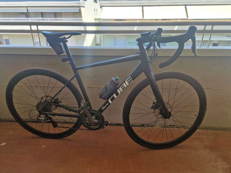 Tweedehands CUBE ATTAIN RACE 2024 2024 Road & Gravel