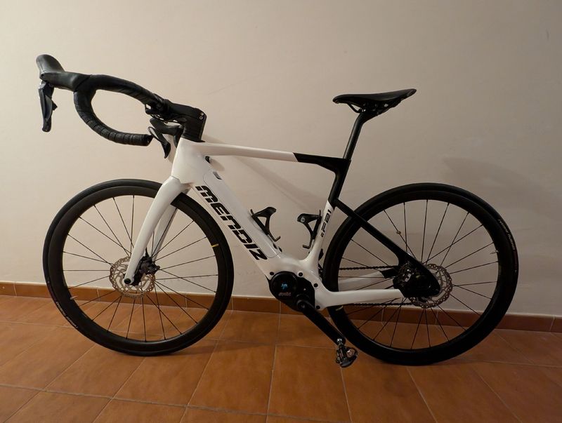 Used Mendiz Custom Shimano Ultegra Di2 2024 Road & Gravel