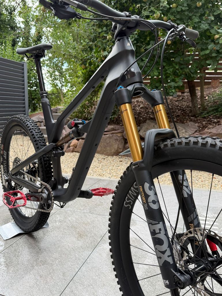 Używany Canyon Spectral CFR 9.0 2020 2020 Mountainbike — zdjęcie 2 z 10