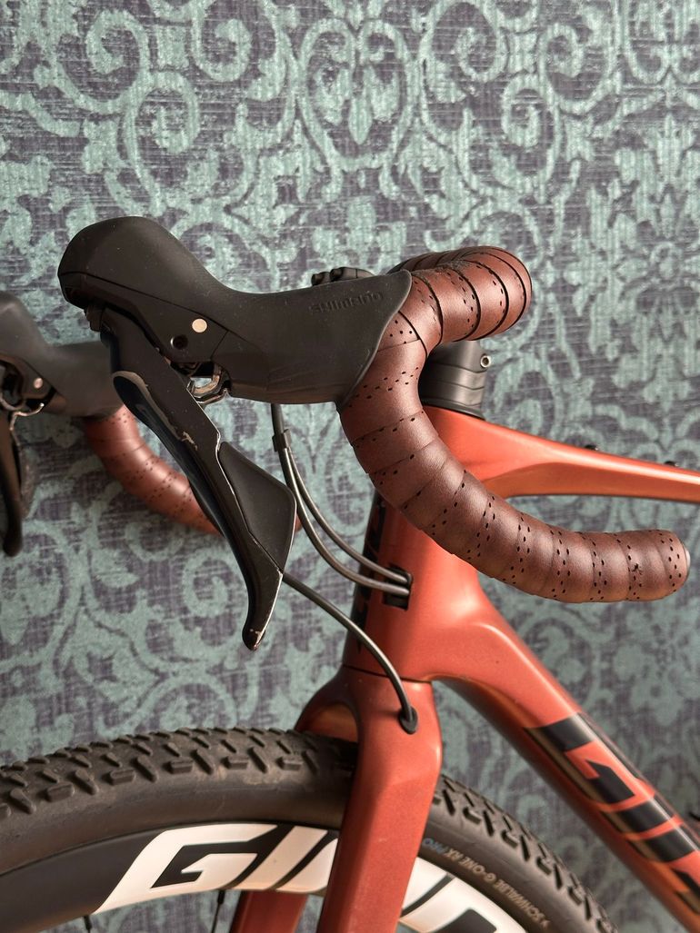 Giant Revolt Advanced 3 2022 2022 Road & Gravel d'occasion — image 10 sur 19