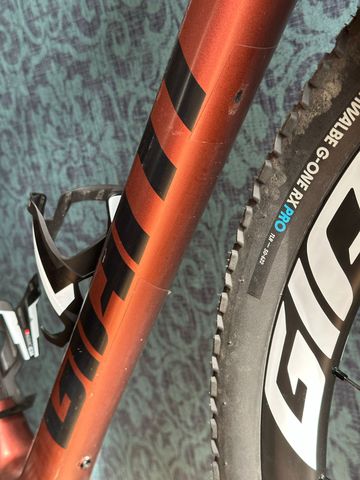 Giant Revolt Advanced 3 2022 2022 Road & Gravel d'occasion — image 15 sur 19