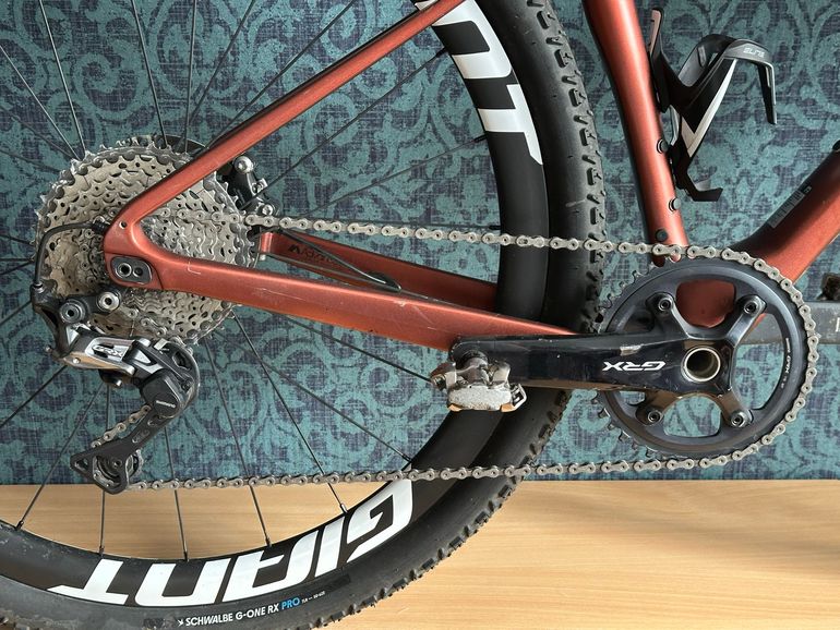 Giant Revolt Advanced 3 2022 2022 Road & Gravel d'occasion — image 3 sur 19