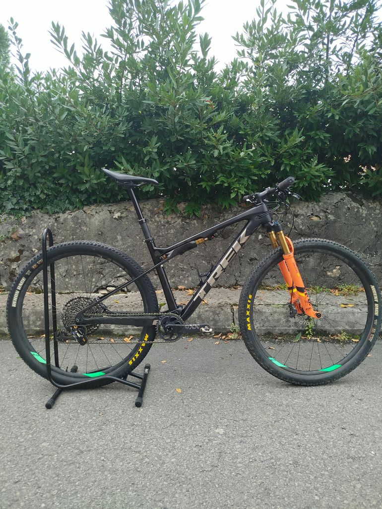 Used Trek Supercaliber 9.9 2020 2020 Mountainbike, Black, 29 — image 8 of 8