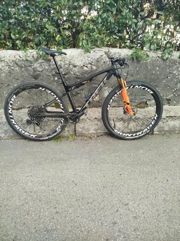 Used Trek Supercaliber 9.9 2020 2020 Mountainbike, Black, 29 — image 1 of 8