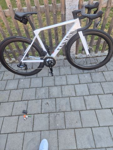 Used Canyon Ultimate CF7 2026 Road & Gravel, White — image 3 of 3