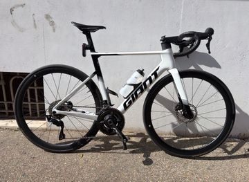 Gebrauchtes Giant Propel Advanced 2 2027 2027 Road & Gravel, Weiß — Bild 1 von 3