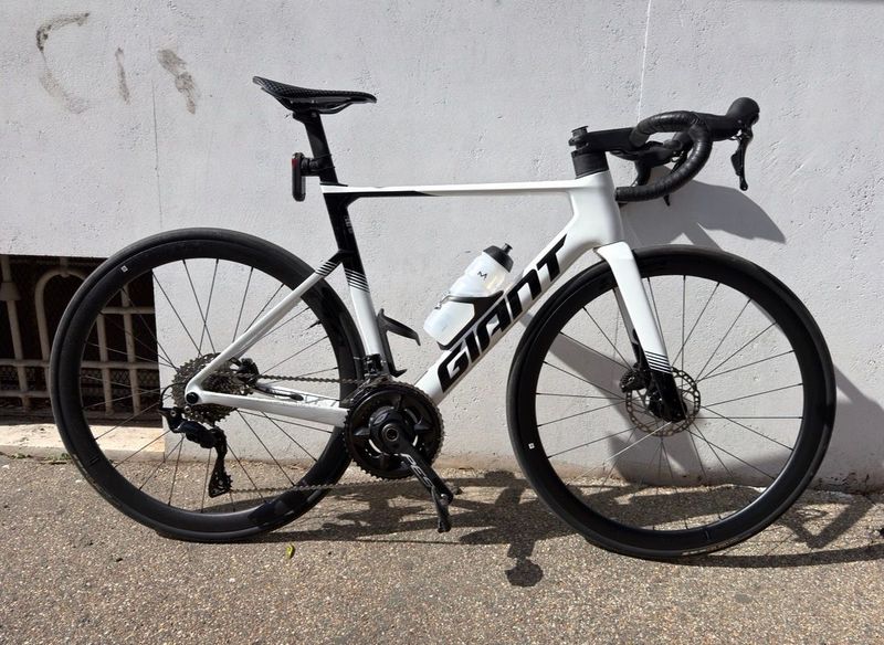 Giant Propel Advanced 2 2027 2027 Road & Gravel d'occasion