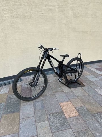 Used Trek Session 8 2025 2025 Mountainbike, Black, 29 — image 2 of 12