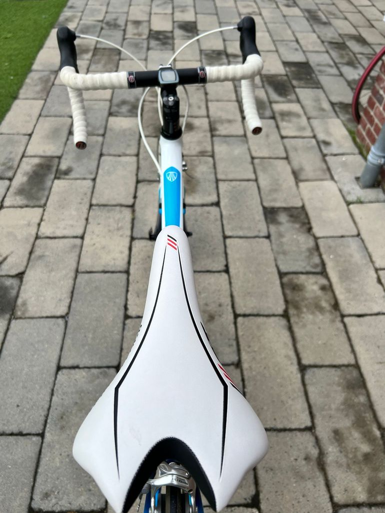 Used Trek 1.9 2008 2008 Road & Gravel, Blue — image 9 of 13