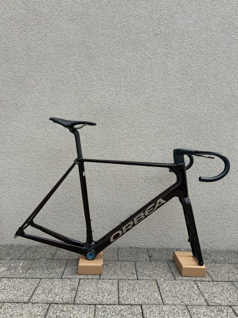 Orbea ORCA M20iTEAM 2024 Frameset 2024 Road & Gravel usato, Rosso — immagine 2 di 10