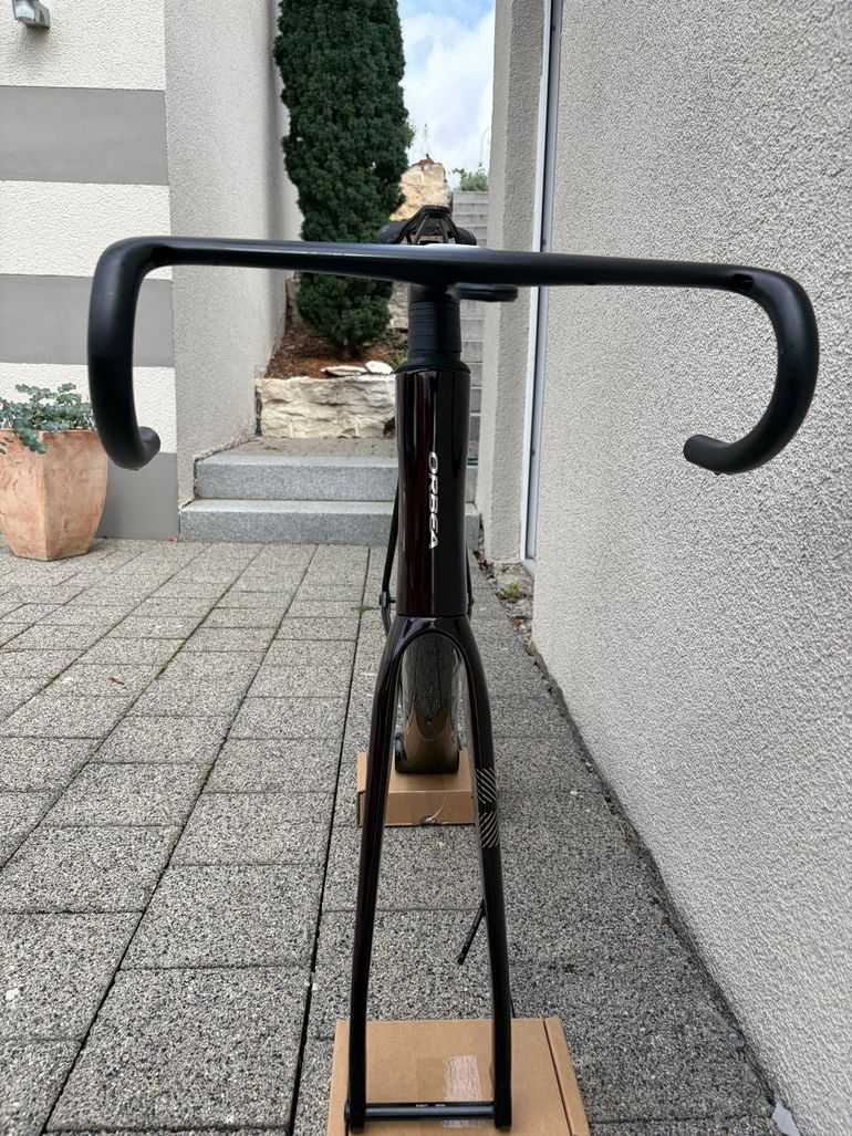 Orbea ORCA M20iTEAM 2024 Frameset 2024 Road & Gravel usato, Rosso — immagine 4 di 10