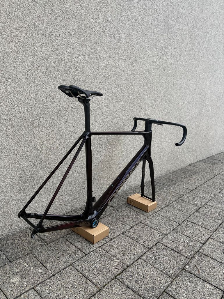 Orbea ORCA M20iTEAM 2024 Frameset 2024 Road & Gravel usato, Rosso — immagine 3 di 10