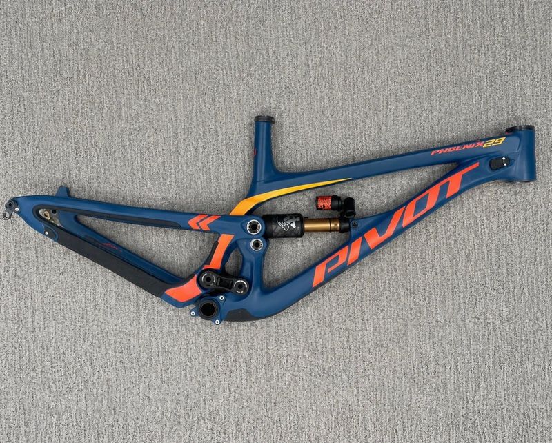 Used Pivot PHOENIX 29 Pro Saint 2023 Frameset 2023 MTB