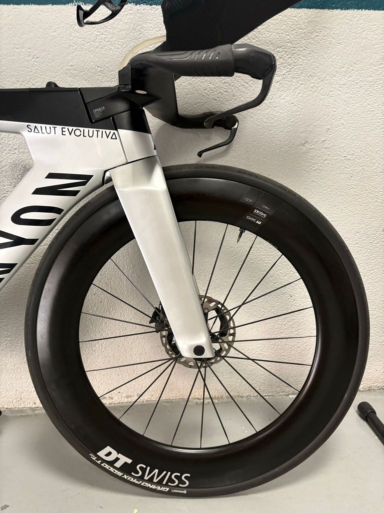 Canyon Speedmax CFR Disc Di2 2024 2024 Road & Gravel usato, Grigio chiaro — immagine 8 di 13