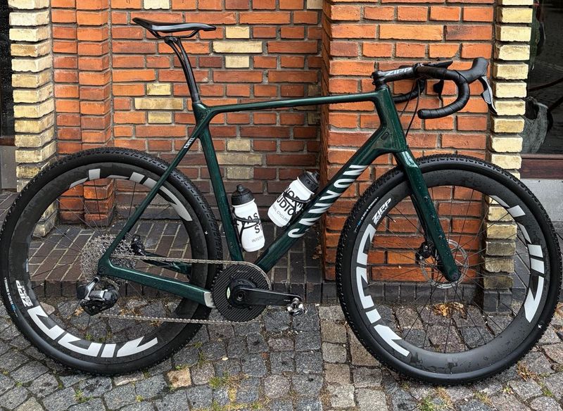 Canyon Grizl SRAM Rival eTap AXS upgraded 2025 Road & Gravel d'occasion