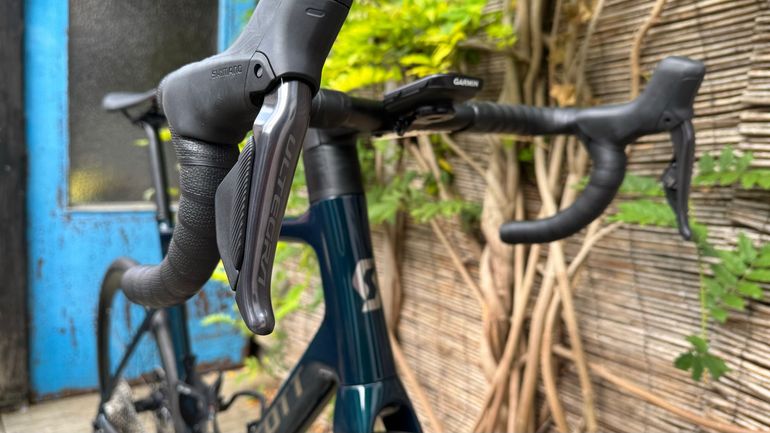 Scott Addict 20 2025 2025 Road & Gravel d'occasion — image 3 sur 16