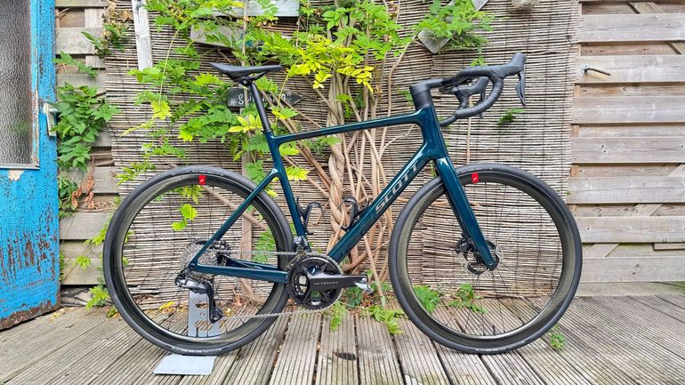Scott Addict 20 2025 2025 Road & Gravel d'occasion — image 1 sur 16