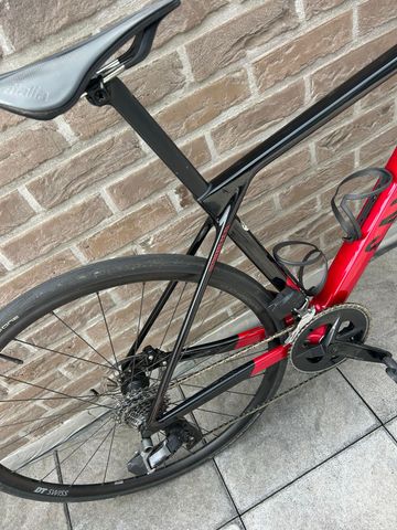 Gebrauchtes Canyon Ultimate CF SL 7 Di2 2023 2023 Road & Gravel, Rot — Bild 2 von 9