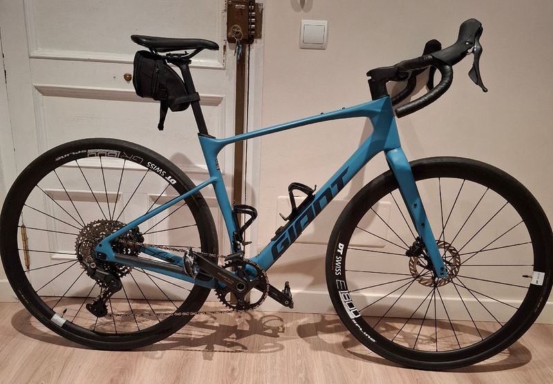 Giant Revolt Advanced 3 2026 2026 Road & Gravel d'occasion