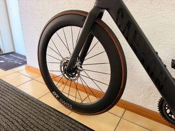 Used Canyon Aeroad CFR Disc eTap 2022 2022 Road & Gravel, Black — image 6 of 9