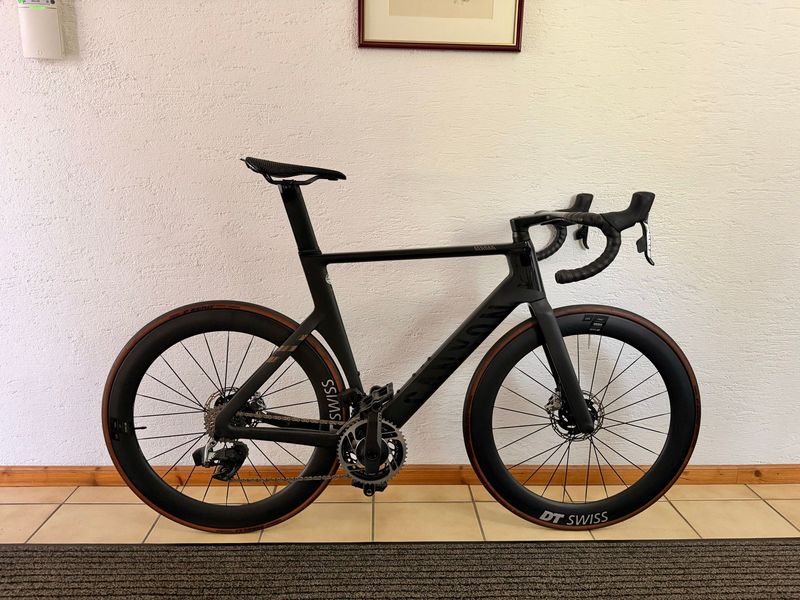 Canyon Aeroad CFR Disc eTap 2022 2022 Road & Gravel d'occasion