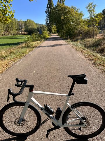 Gebrauchtes Megamo Pulse Shimano 105 Di2 2025 Road & Gravel, Weiß — Bild 3 von 3