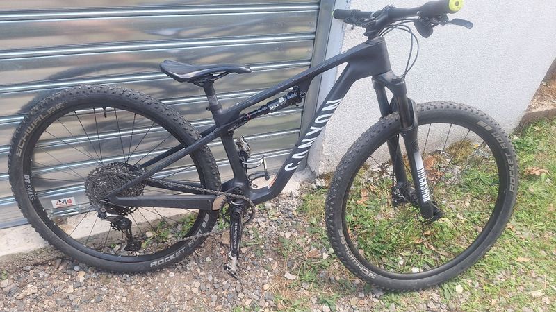 Canyon Lux World Cup CF Young Hero 2025 2025 MTB d'occasion