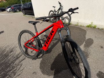 Gebrauchtes Trek Powerfly 4 2022 2022 Mountainbike, Rot, 29 — Bild 1 von 13