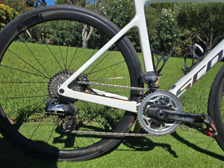 Tweedehands Scott Addict RC 10 2021 2021 Road & Gravel — afbeelding 3 van 4