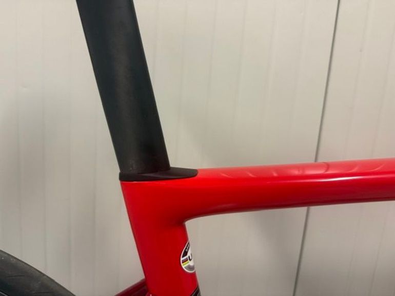 Używany Specialized Tarmac Frameset 2020 Road & Gravel — zdjęcie 3 z 9