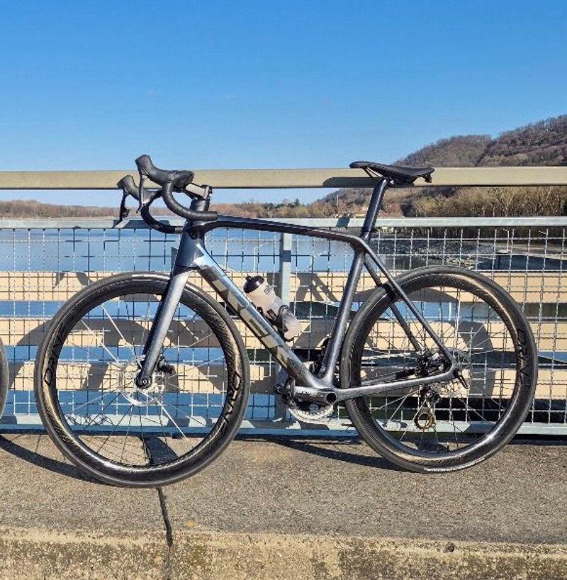 Brugt Trek Émonda SL 6 AXS 2023 2023 Road & Gravel