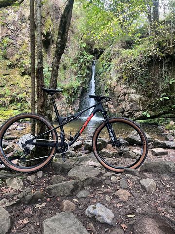 Gebrauchtes KTM SCARP MT MASTER 2025 2025 Mountainbike, Schwarz — Bild 1 von 3