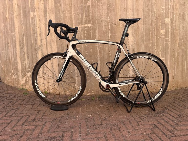 Bianchi Oltre XR.2 Super Record EPS 2016 2016 Road & Gravel de segunda mano, Blanco — imagen 1 de 14