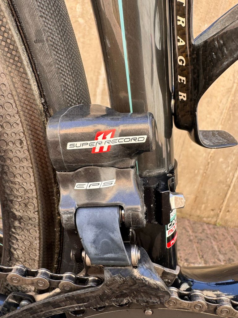 Bianchi Oltre XR.2 Super Record EPS 2016 2016 Road & Gravel de segunda mano, Blanco — imagen 4 de 14