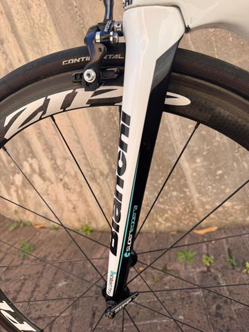 Bianchi Oltre XR.2 Super Record EPS 2016 2016 Road & Gravel de segunda mano, Blanco — imagen 6 de 14