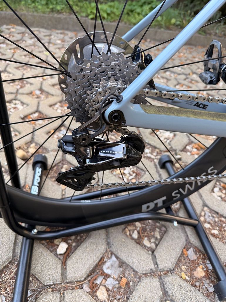 Używany BMC Custom Shimano Dura Ace Di2 2020 Road & Gravel — zdjęcie 2 z 14