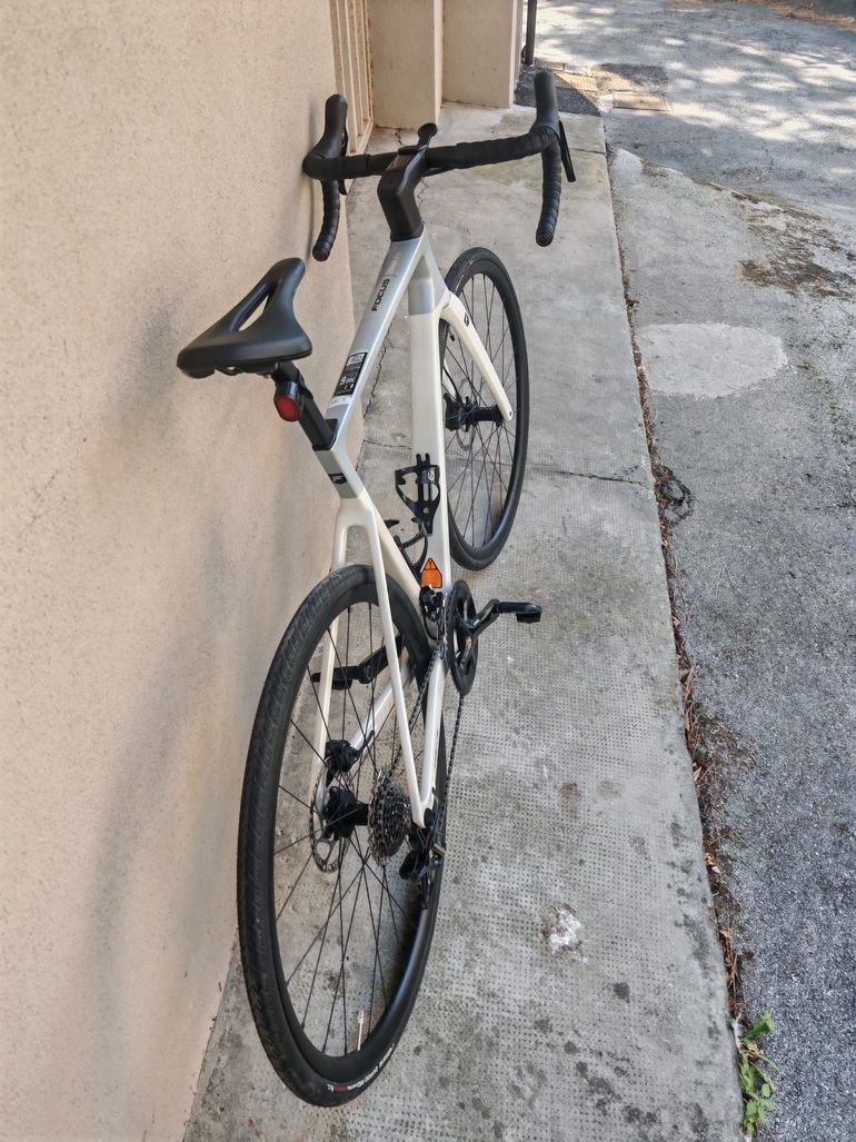 Gebrauchtes Focus IZALCO MAX 8.7 2024 2024 Road & Gravel, Weiß — Bild 7 von 10