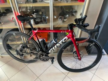 Used Gusto Custom Shimano Ultegra Di2 2023 Road & Gravel, Red — image 1 of 3