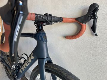 Used Trek Domane SL 5 2020 2020 Road & Gravel, Blue — image 8 of 9