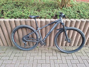 Used CUBE Aim EX 29 2023 Mountainbike, Light Gray — image 1 of 8