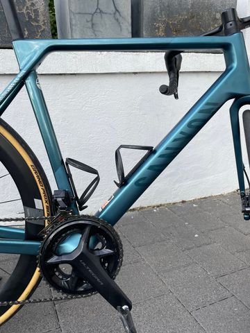Canyon Ultimate CF SLX 8 Di2 2024 2024 Road & Gravel usato, Verde — immagine 5 di 7